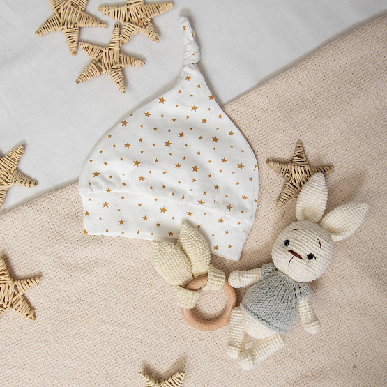 Шапочка с узелком Б-276 Молочный