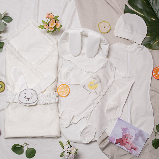 №103 Летний комплект на выписку «Sweet Rabbit» молочный