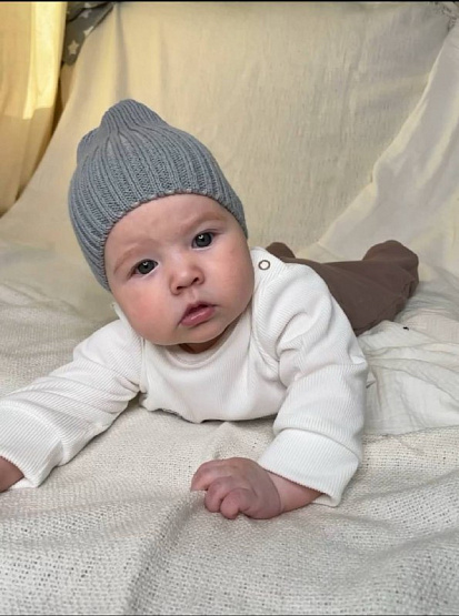 Б-299 Шапочка детская в стиле "Бини". вязаная. полушерсть, серая