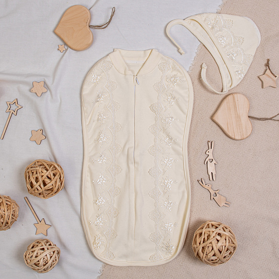 Пелёнка-кокон и шапочка с кружевом арт.0317К