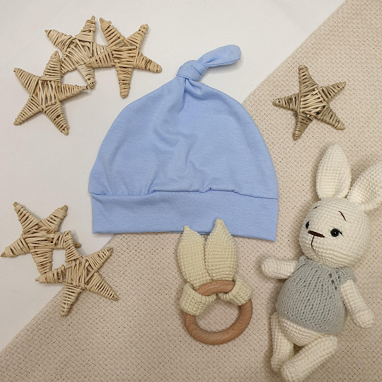 Шапочка с узелком Б-276 Молочный