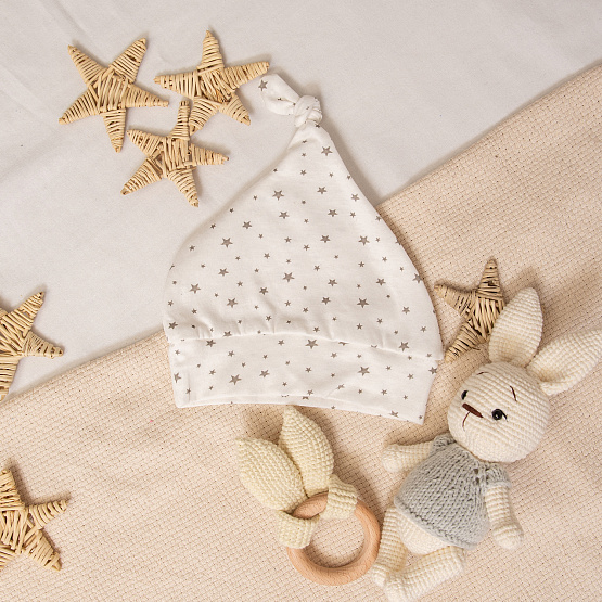 Шапочка с узелком Б-276 Молочный