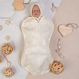 Пелёнка-кокон и шапочка с кружевом арт.0317