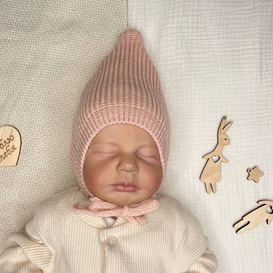 Б-301 Вязаная шапочка на завязках. Пудра